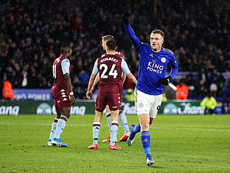 Jamie Vardy signs new contract...